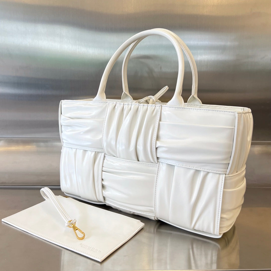 BOTTEGA VENETA SMALL ARCO TOTE 30 IN WHITE SOFT LAMBSKIN