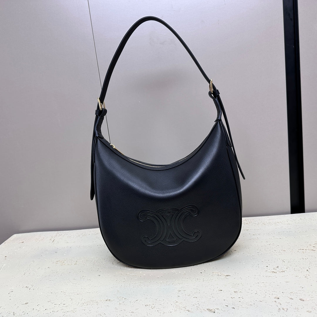 CELINE MEDIUM 30 HELO脧SE BAG CUIR TRIOMPHE IN BLACK SUPPLE CALFSKIN