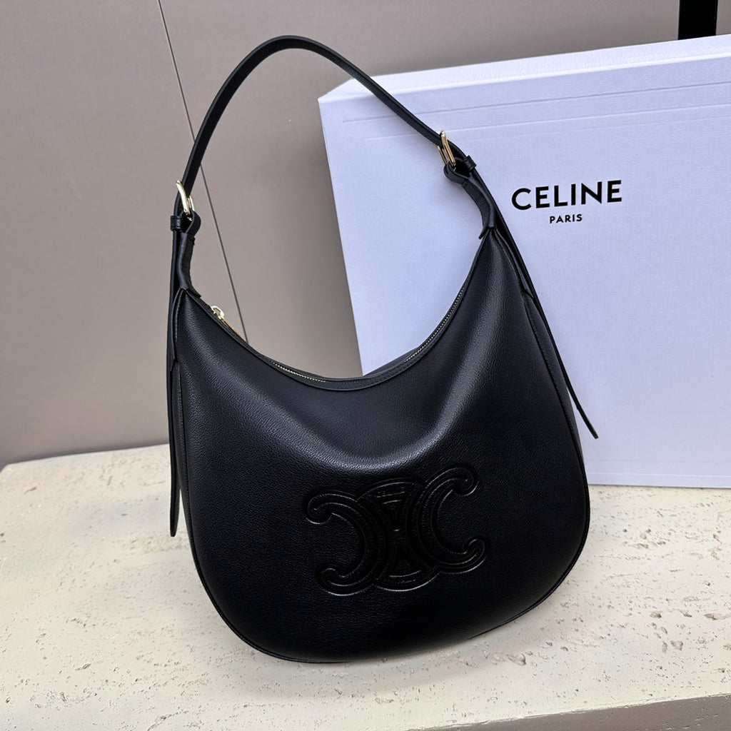 CELINE MEDIUM 30 HELO脧SE BAG CUIR TRIOMPHE IN BLACK SUPPLE CALFSKIN