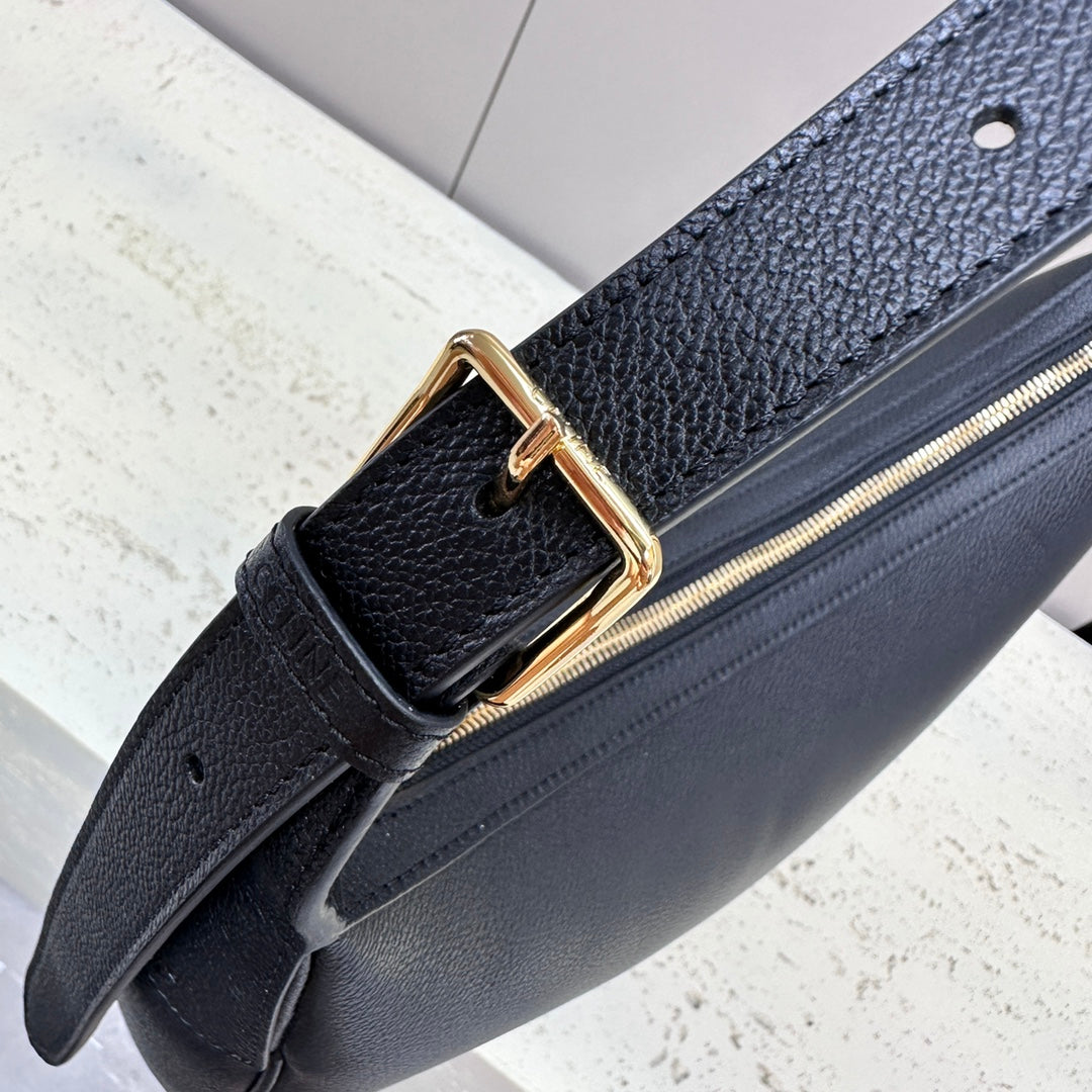 CELINE MEDIUM 30 HELO脧SE BAG CUIR TRIOMPHE IN BLACK SUPPLE CALFSKIN
