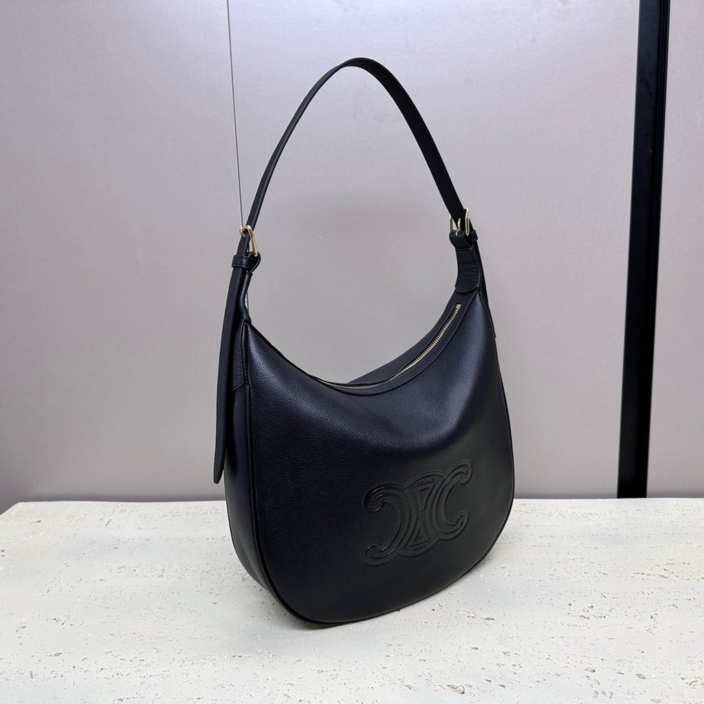 CELINE MEDIUM 30 HELO脧SE BAG CUIR TRIOMPHE IN BLACK SUPPLE CALFSKIN