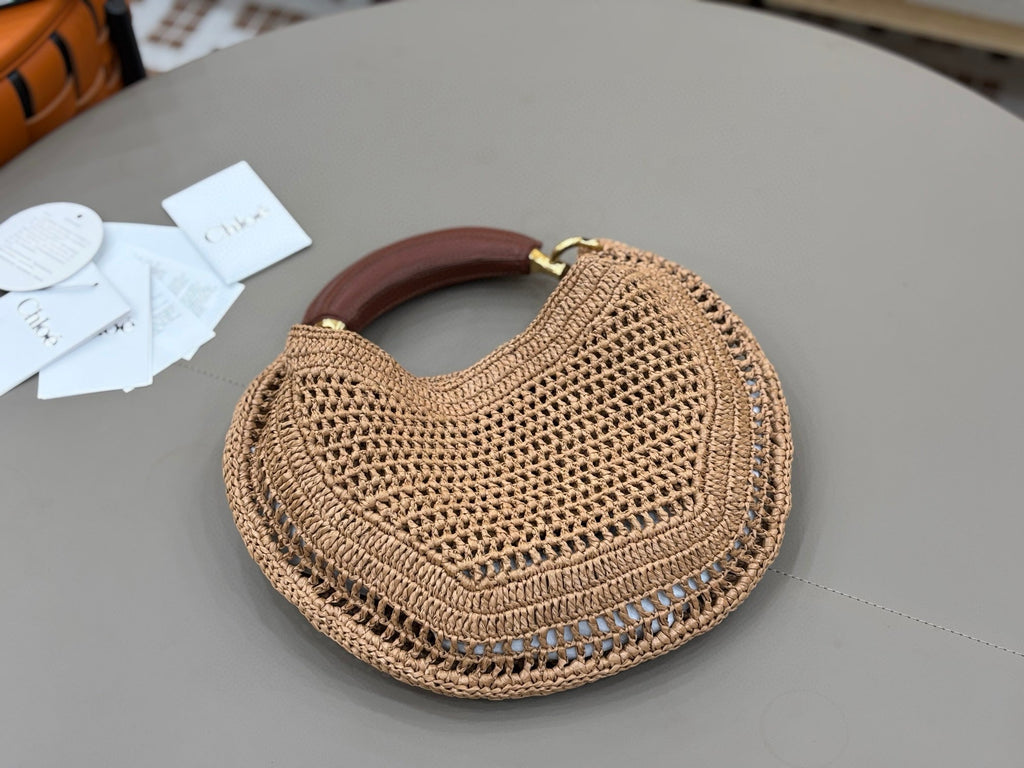 CHLO脡 25S SUMMER BANANA HOBO BAG 36 IN LIGHT BROWN