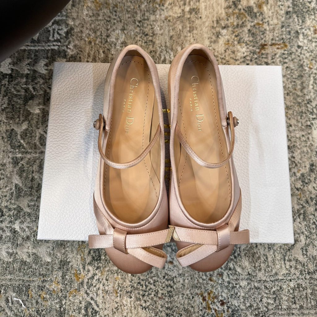 DIOR 25S LOVELY鈥慏 BALLET FLAT 45MM IN NUDE SATIN