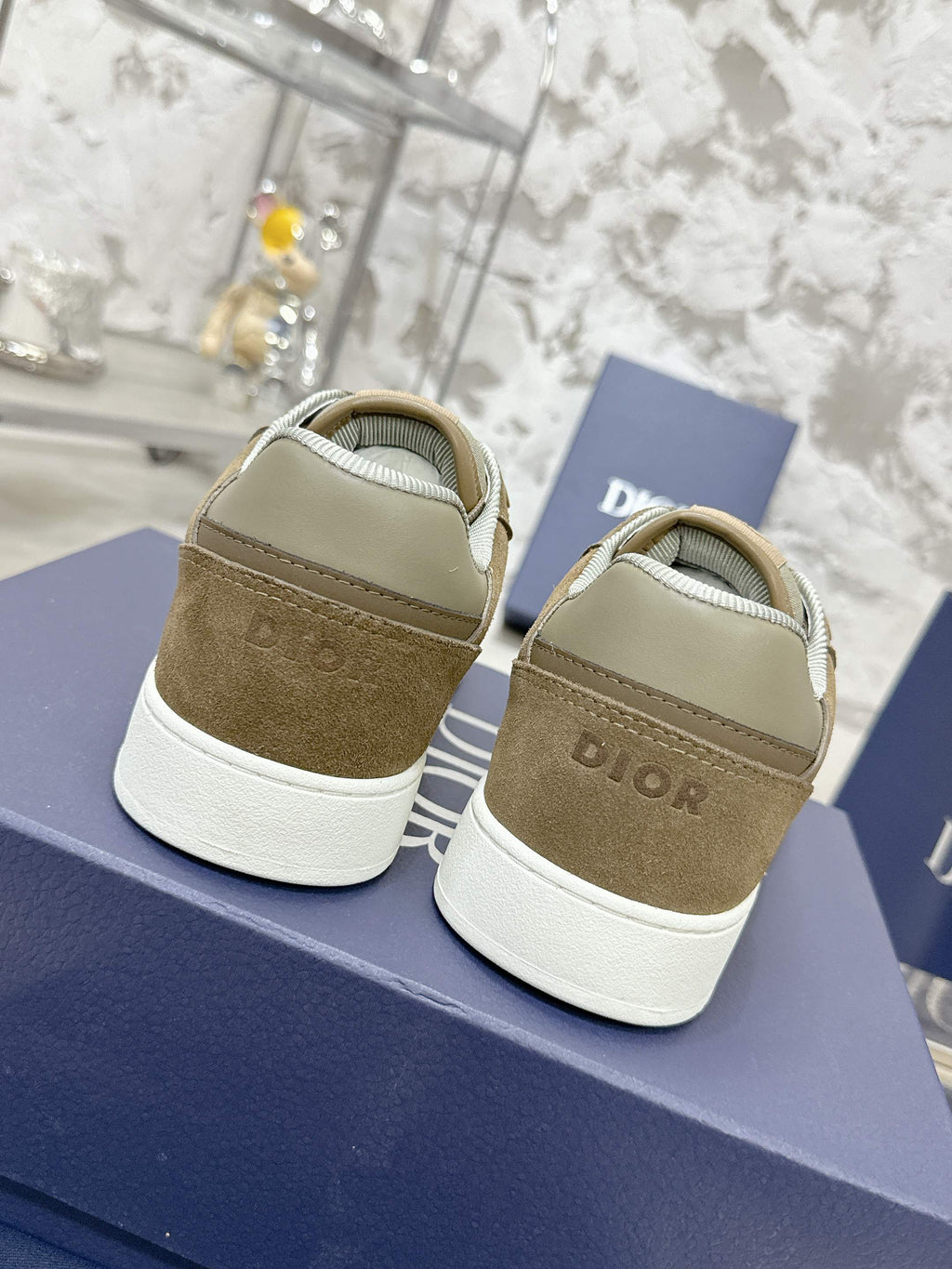 DIOR 25S B27 UPTOWN LOW-TOP SNEAKERS IN OLIVE BROWN CALFSKIN STYLE 5