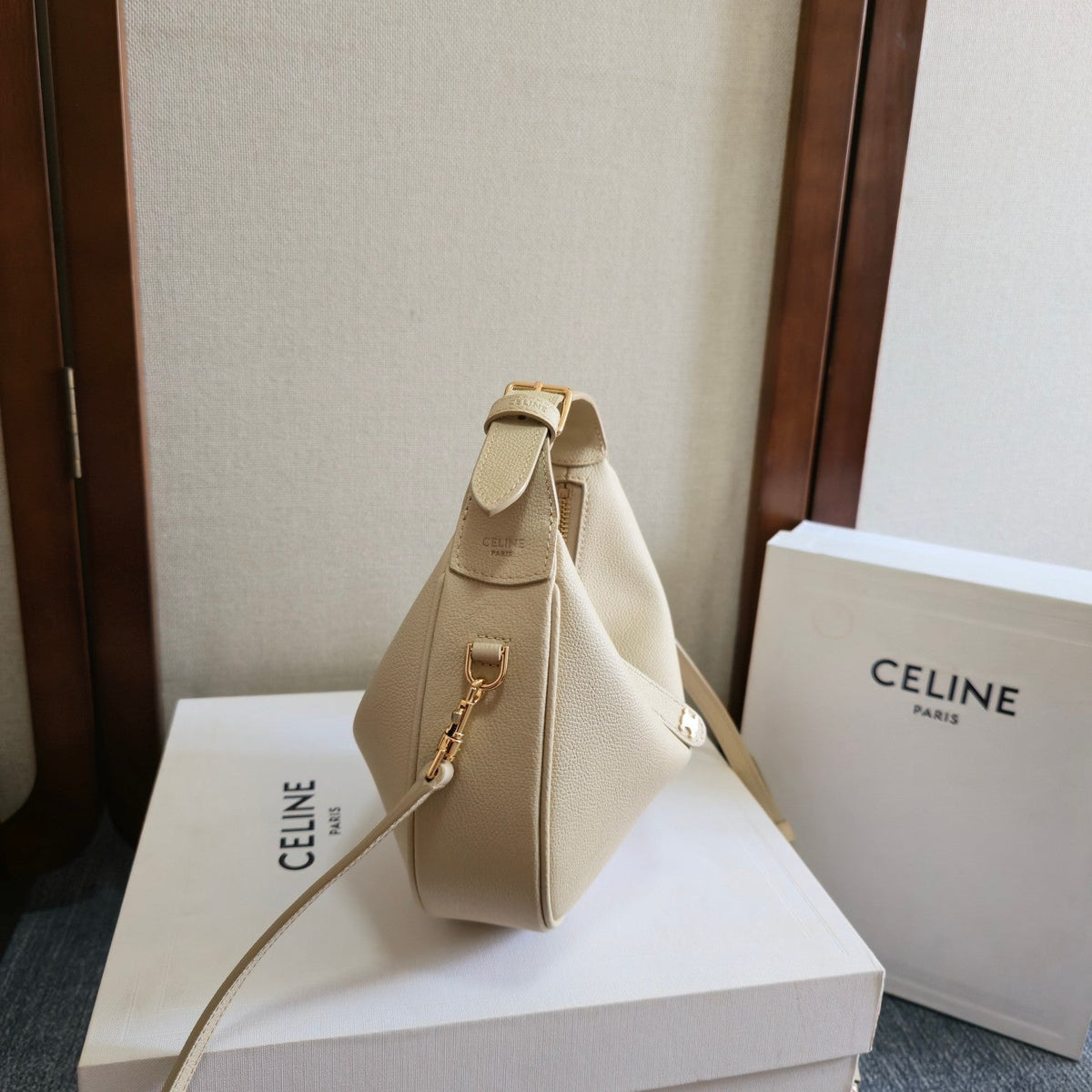 CELINE 25S TEEN LULU BAG 24MM IN BEIGE CALFSKIN GOLD HARDWARE