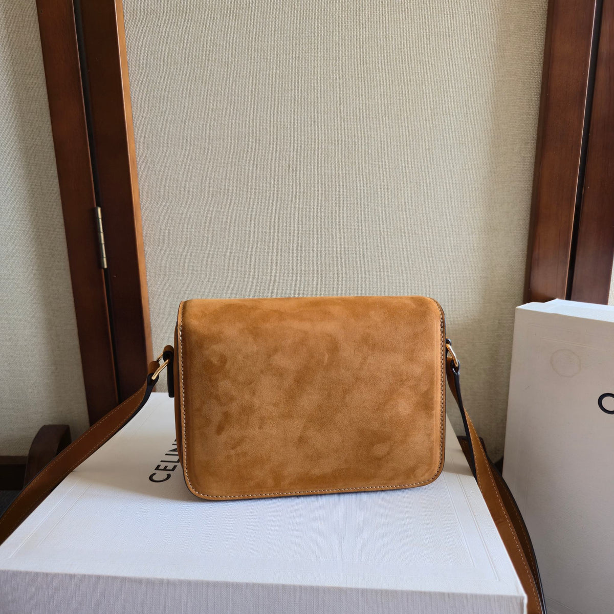 CELINE 25S TEEN TRIOMPHE BAG 18MM IN CARAMEL BROWN SUEDE GOLD HARDWARE