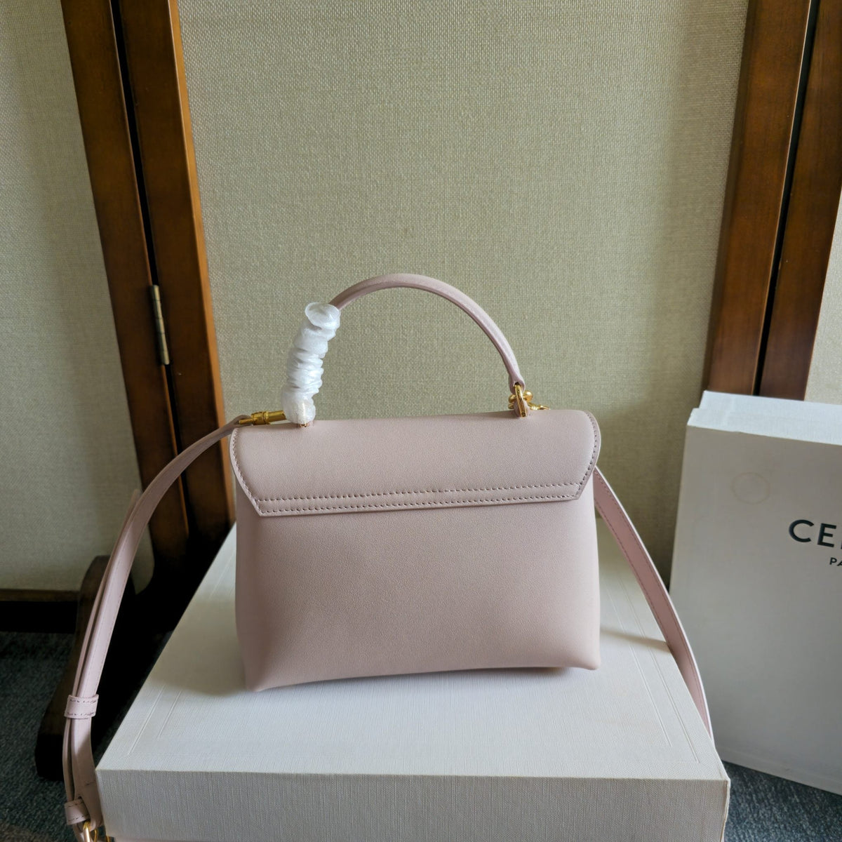 CELINE 25S NINO BAG 20MM IN LIGHT PINK GRAINED CALFSKIN GOLD HARDWARE