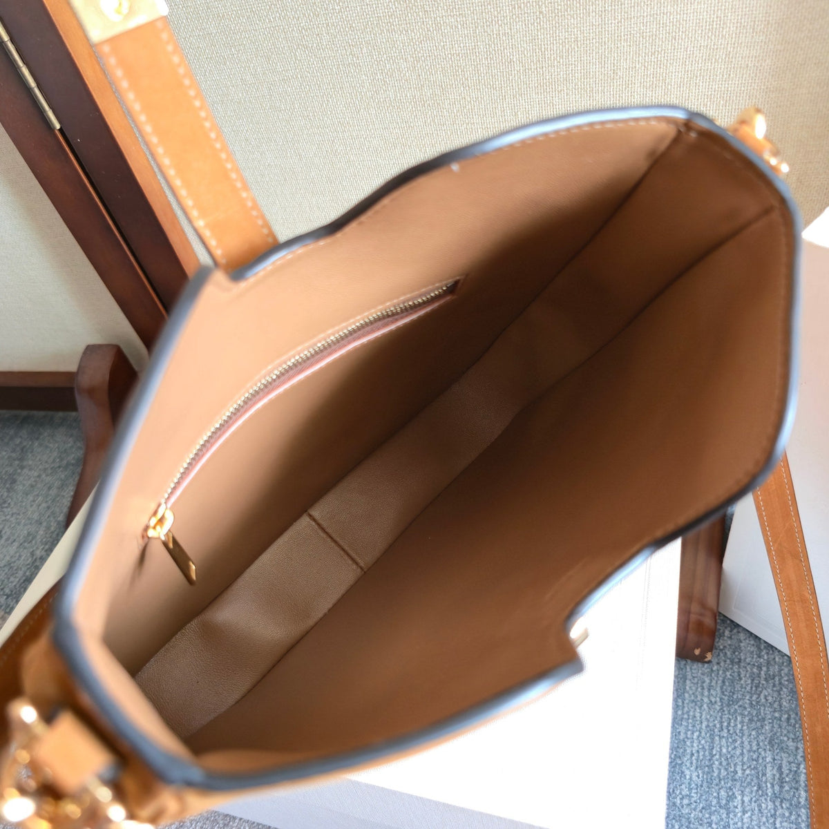CELINE 25S SMALL CAMILLE 16 SOFT BAG 24MM IN CARAMEL BROWN SUEDE