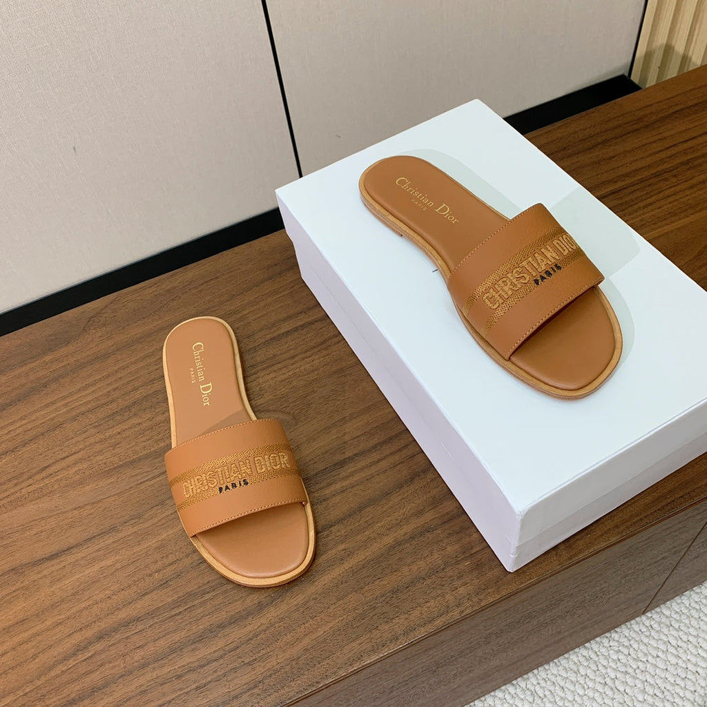 DIOR 25S DWAY SLIDE IN LIGHT BROWN CALFSKIN