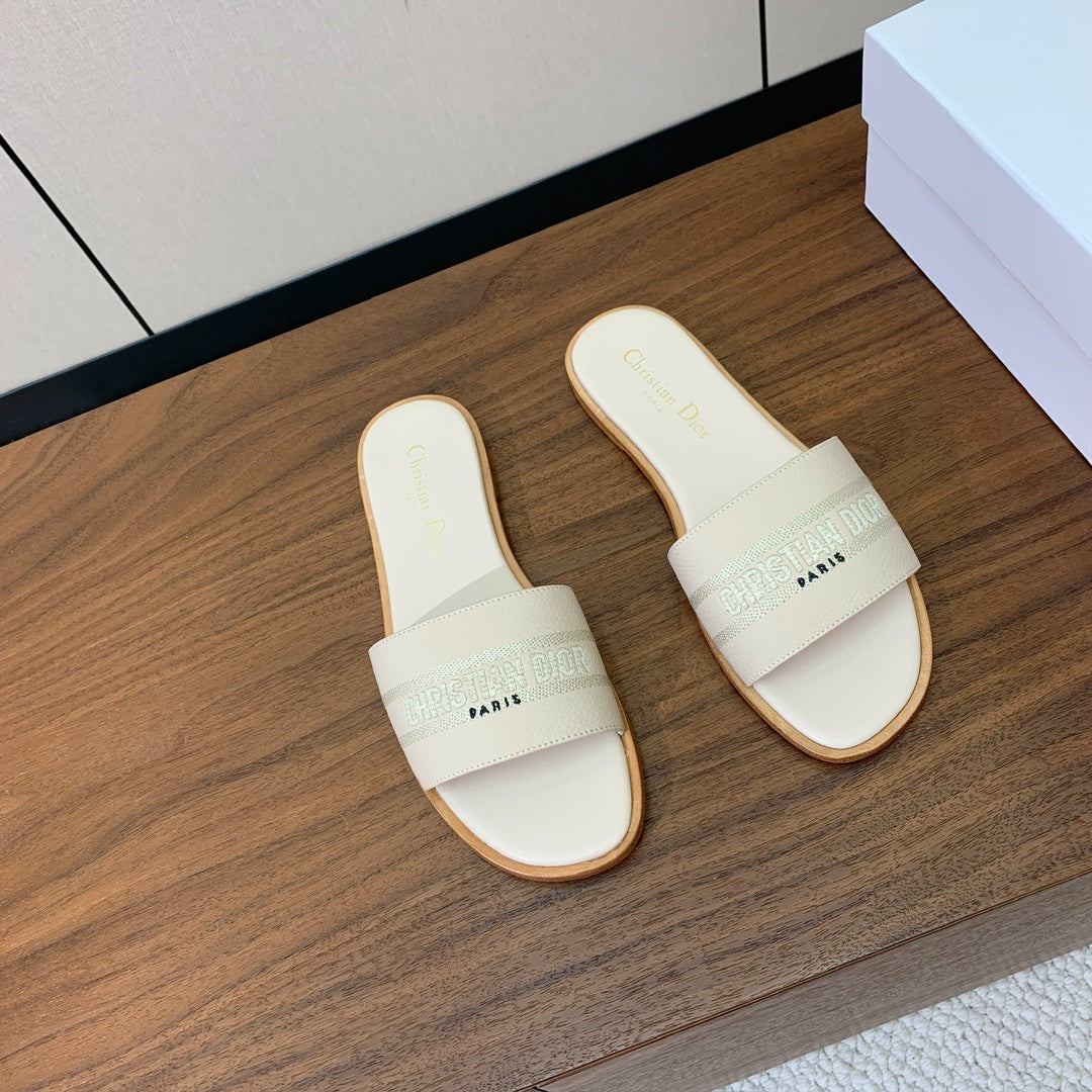 DIOR 25S DWAY SLIDE IN CREAM WHITE CALFSKIN