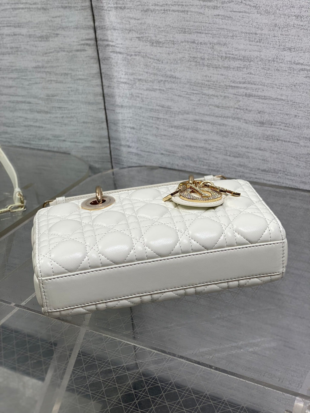 DIOR 25S SMALL LADY D鈥慗OY BAG 22 IN IVORY CALFSKIN GOLD HARDWRE