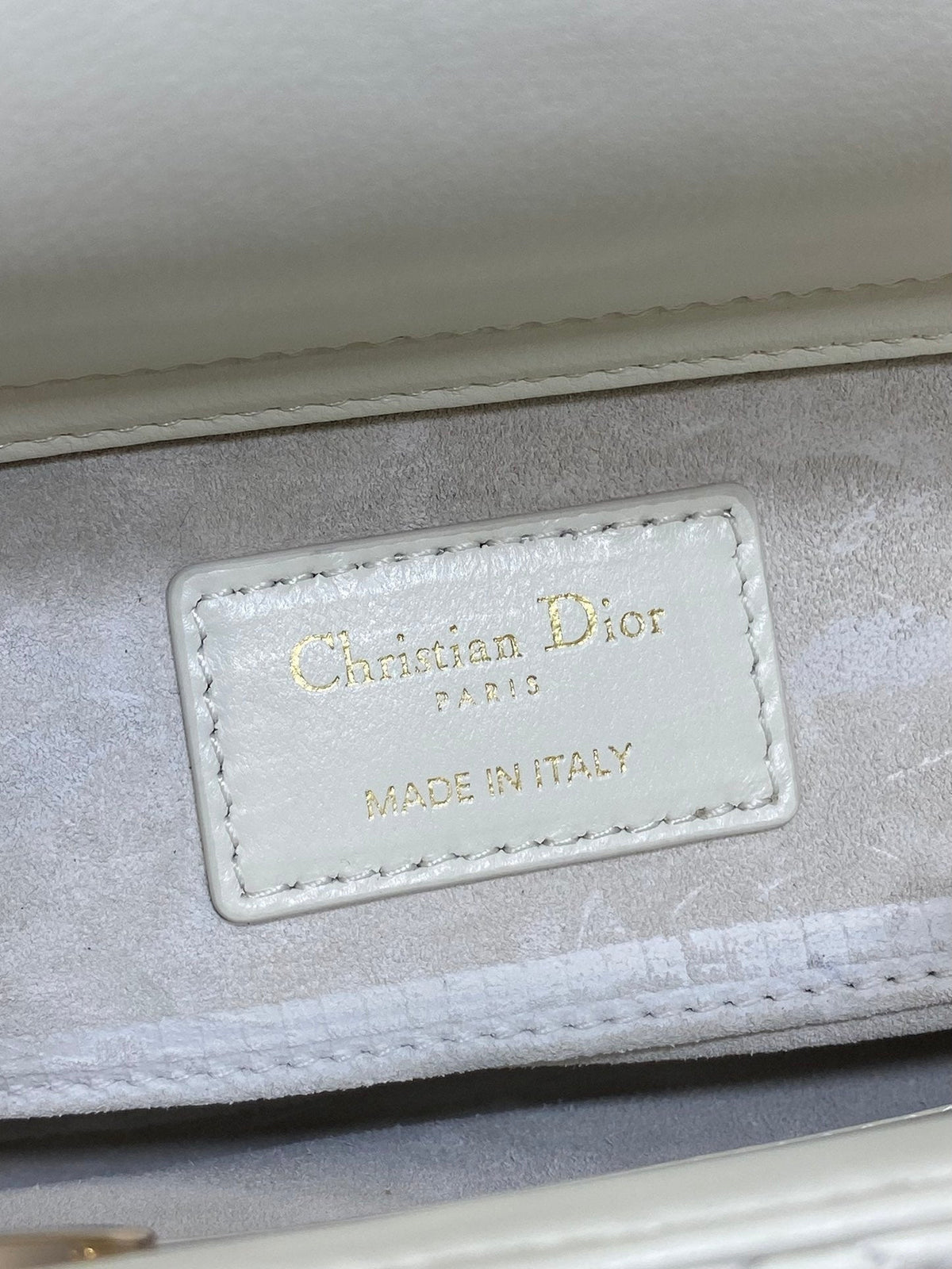 DIOR 25S SMALL LADY D鈥慗OY BAG 22 IN IVORY CALFSKIN GOLD HARDWRE