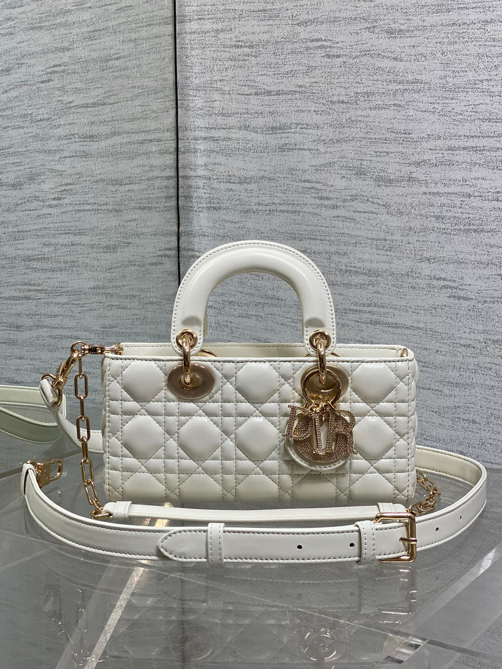 DIOR 25S SMALL LADY D鈥慗OY BAG 22 IN IVORY CALFSKIN GOLD HARDWRE