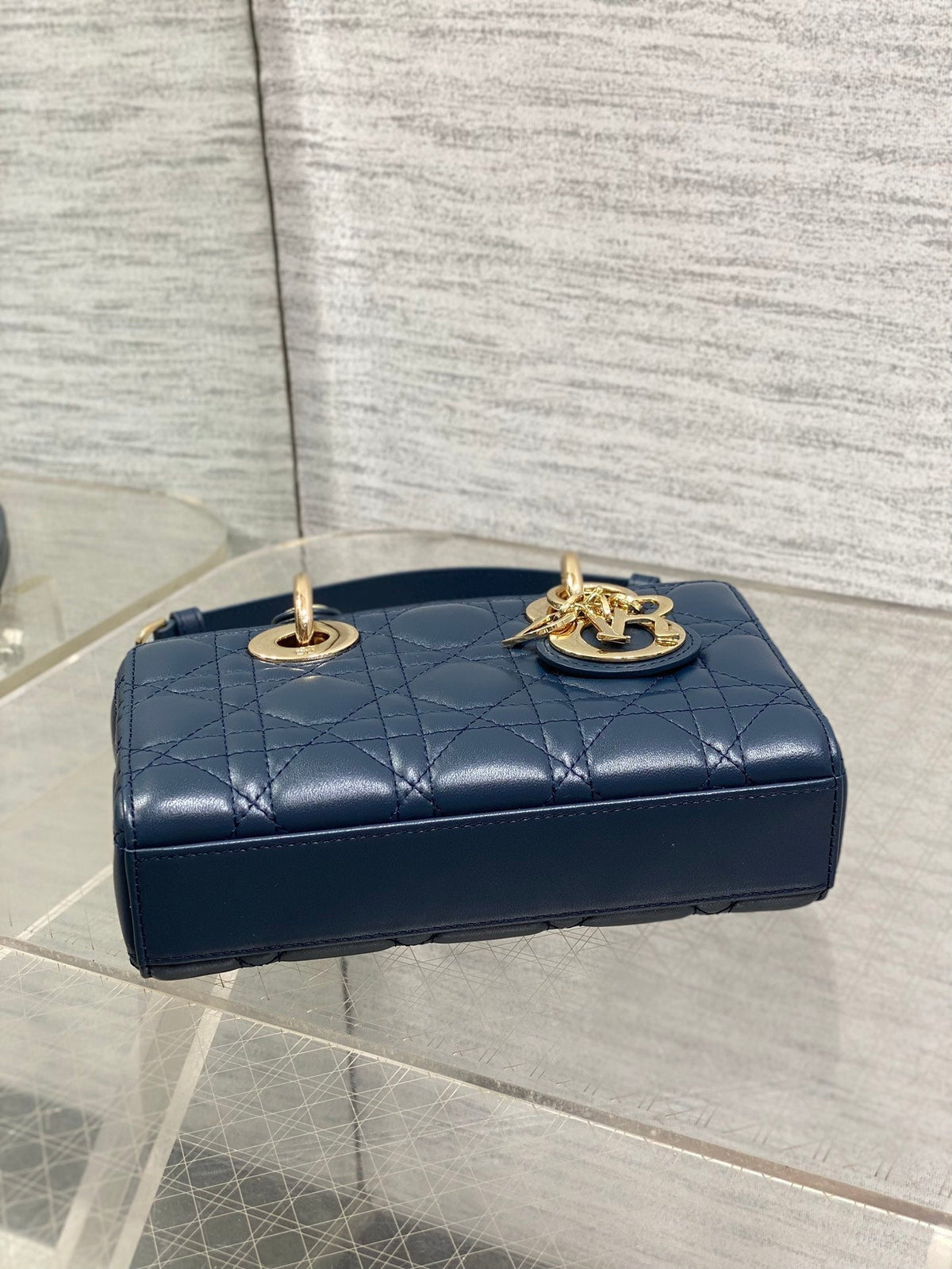 DIOR 25S SMALL LADY D鈥慗OY BAG 19 IN DARK BLUE CANNAGE CALFSKIN GOLD HARDWRE