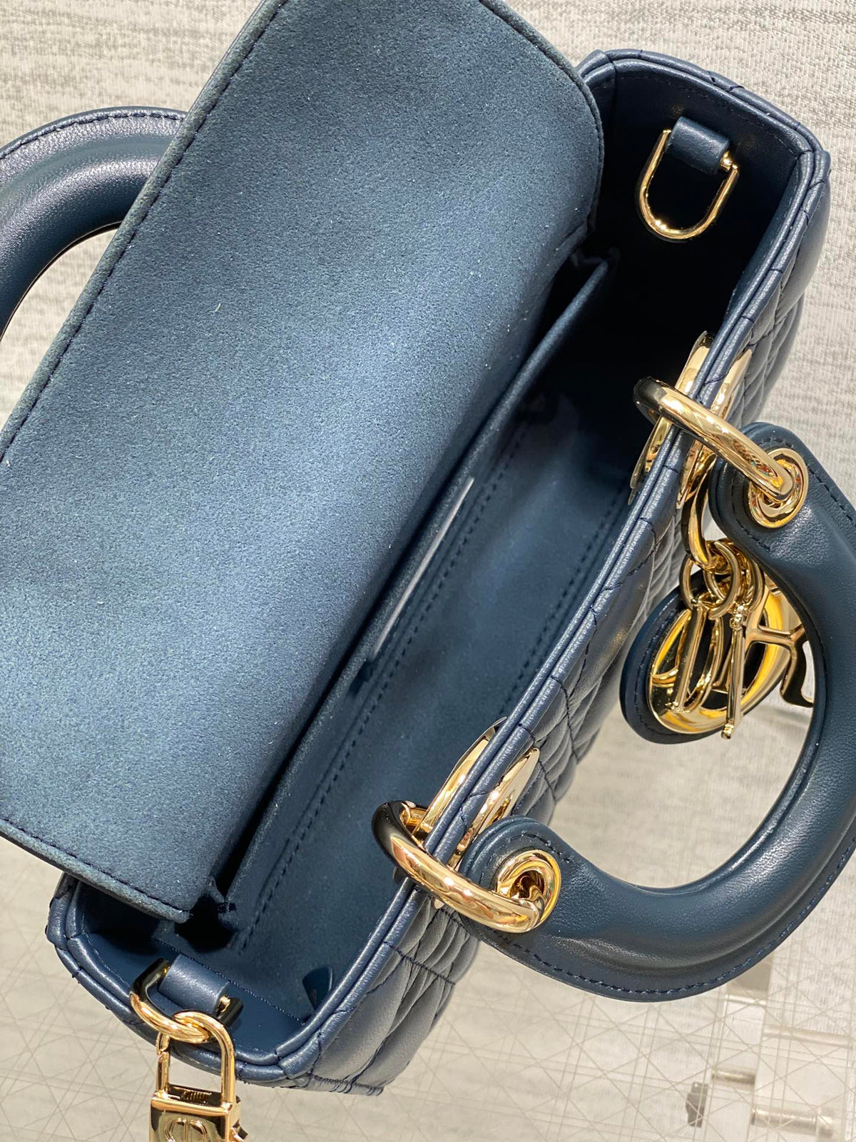 DIOR 25S SMALL LADY D鈥慗OY BAG 19 IN DARK BLUE CANNAGE CALFSKIN GOLD HARDWRE