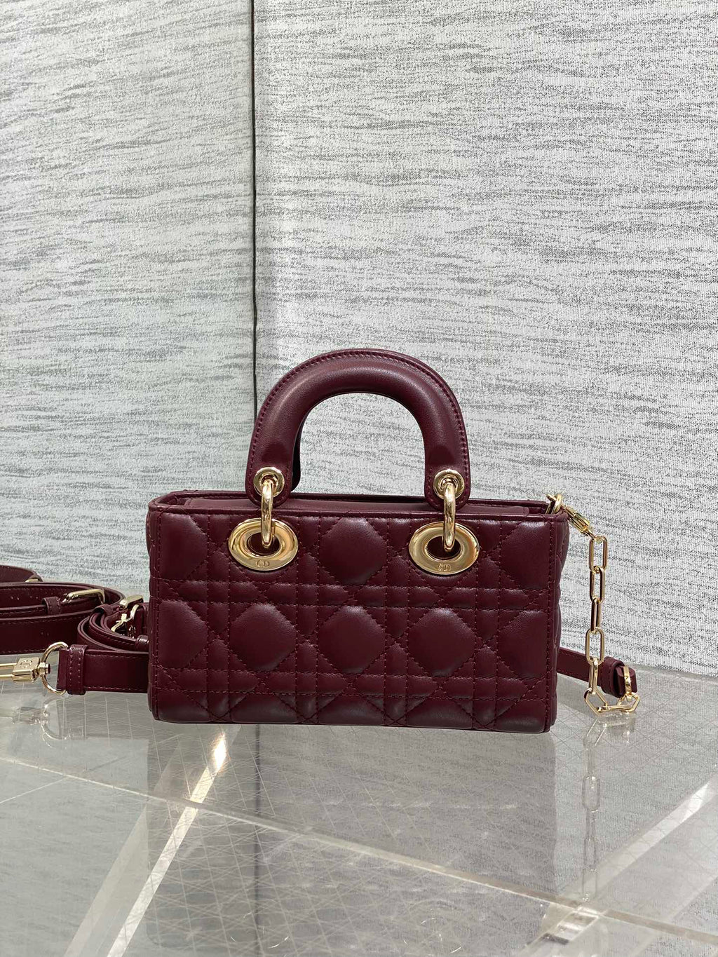 DIOR 25S SMALL LADY D鈥慗OY BAG 19 IN BURGUNDY CANNAGE CALFSKIN GOLD HARDWRE