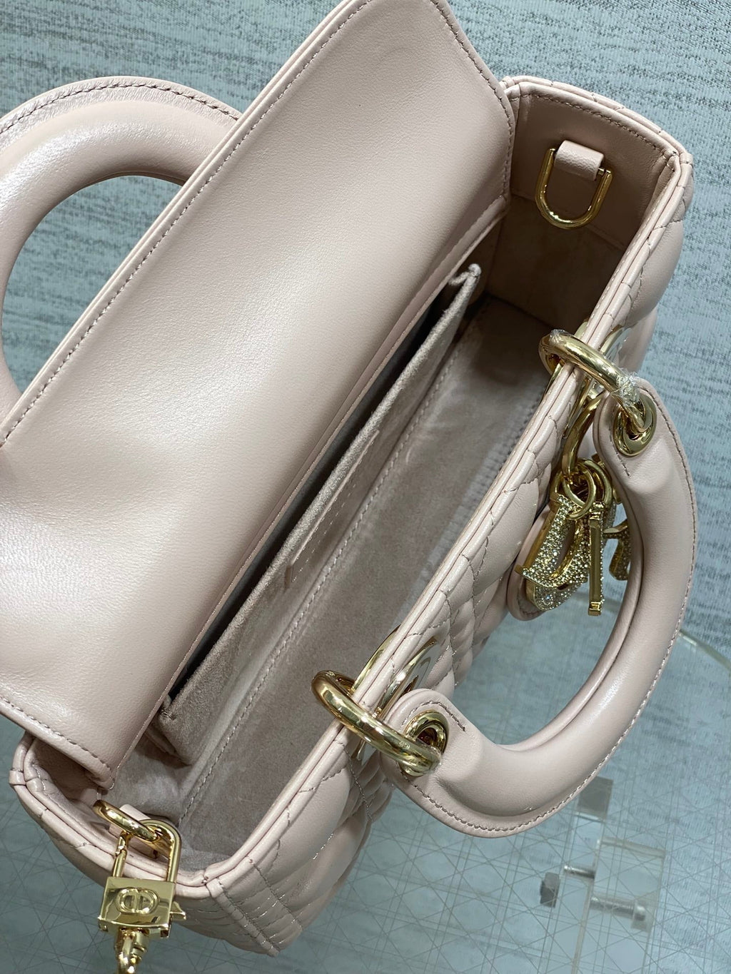 DIOR 25S SMALL LADY D鈥慗OY BAG 22 IN BABY PINK CALFSKIN GOLD HARDWRE