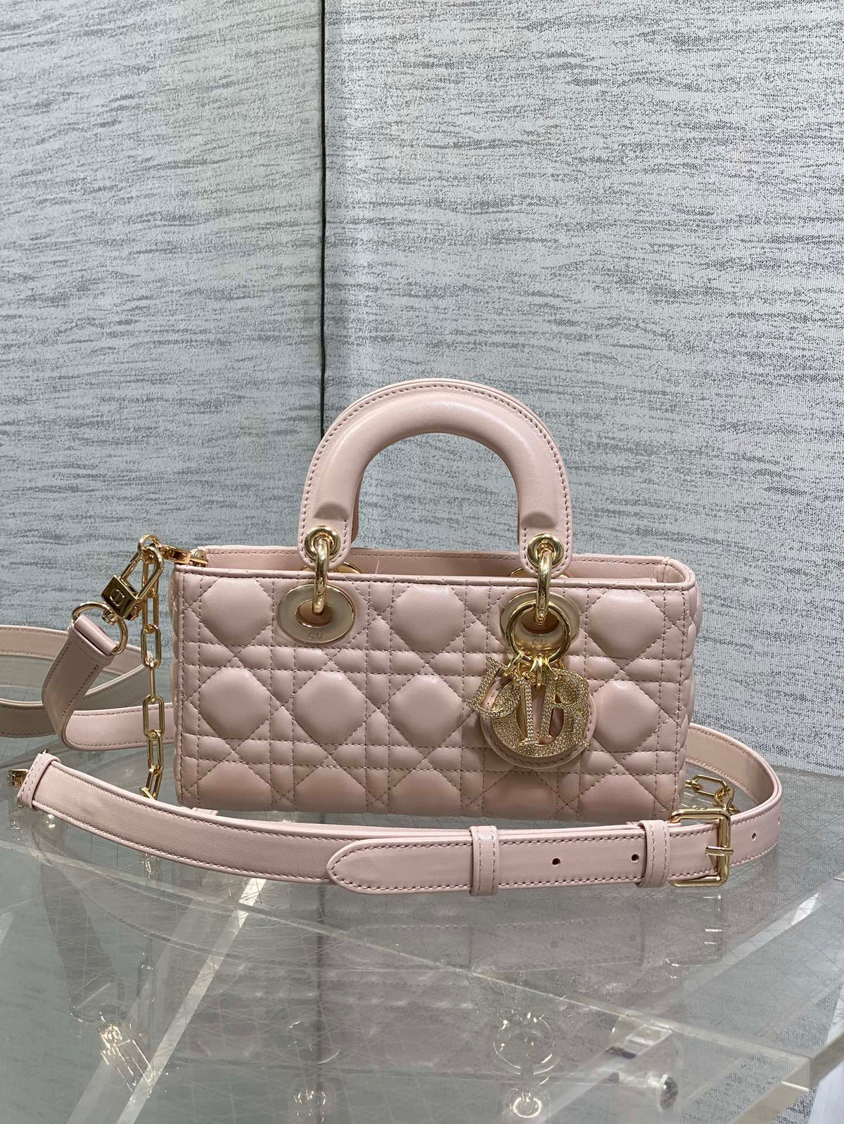 DIOR 25S SMALL LADY D鈥慗OY BAG 22 IN BABY PINK CALFSKIN GOLD HARDWRE