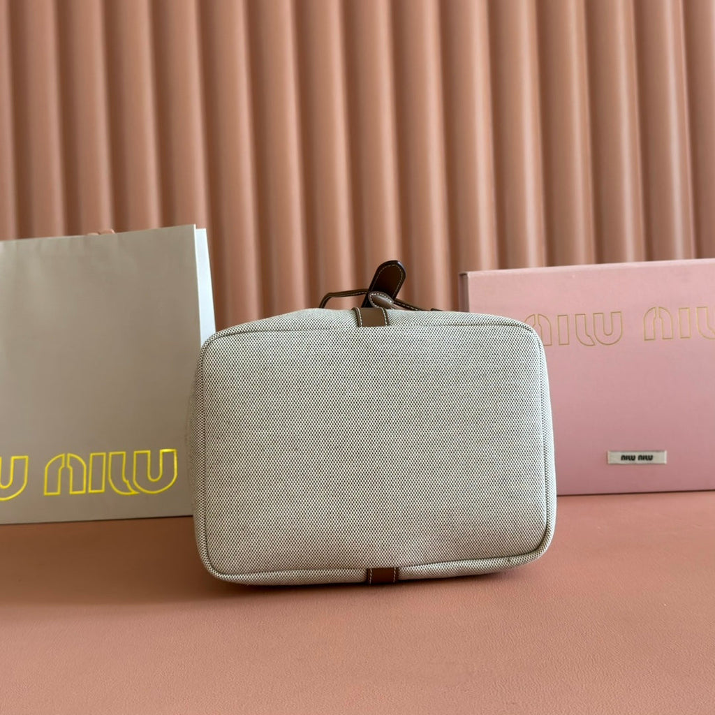 BUCKET BAG 29 BEIGE AND BRANDY IN CANVAS