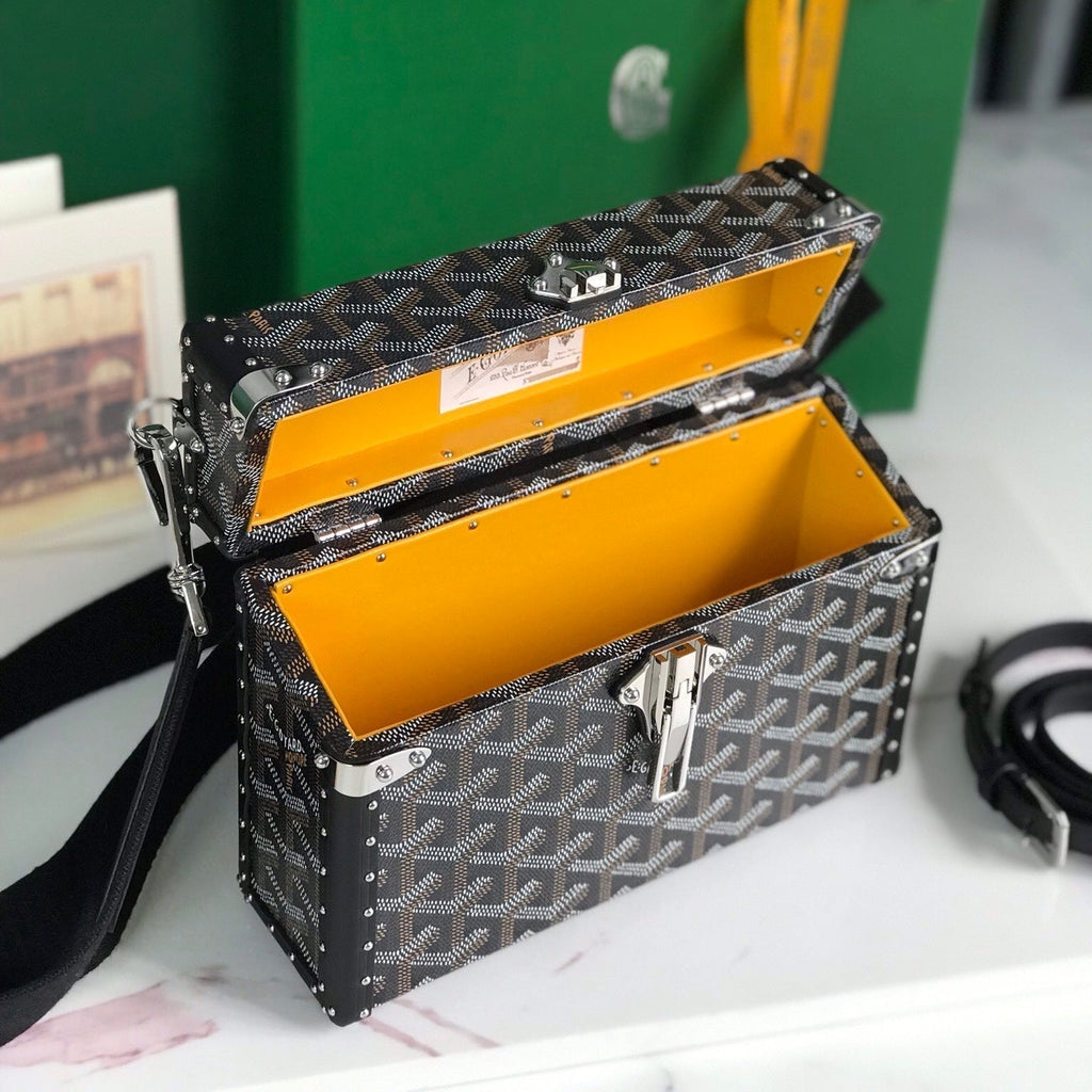 CASSETTE TRUNK BAG 21 IN BLACK GOYARDINE CANVAS & CLAMECY COWHIDE