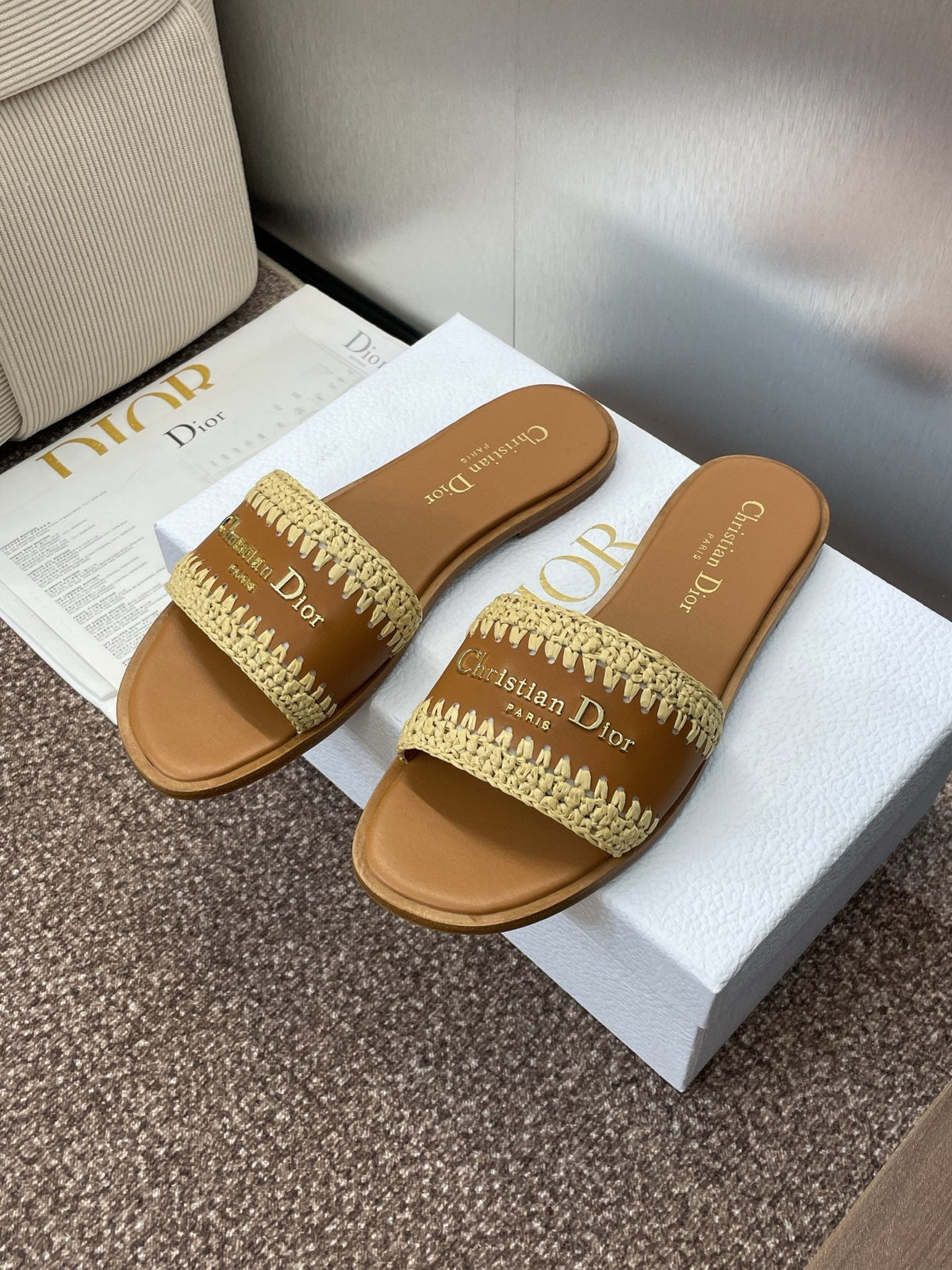 DIOR 25S D-LANE SLIDE CAMEL CALFSKIN AND NATURAL BRAIDED RAFFIA